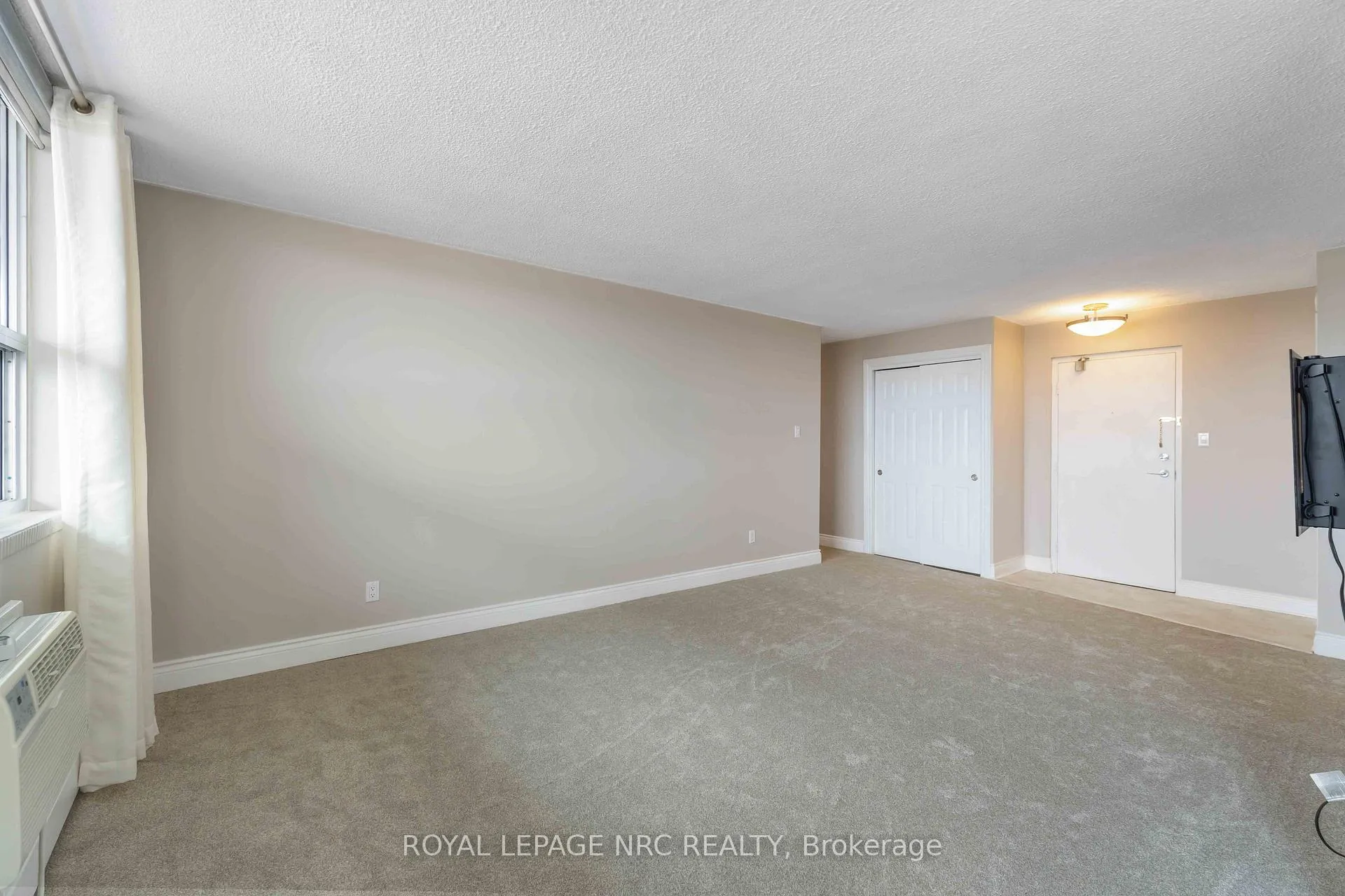 Photo 9 of Unit 805, 365 Geneva Street, St. Catharines, Fairview — HOMEH