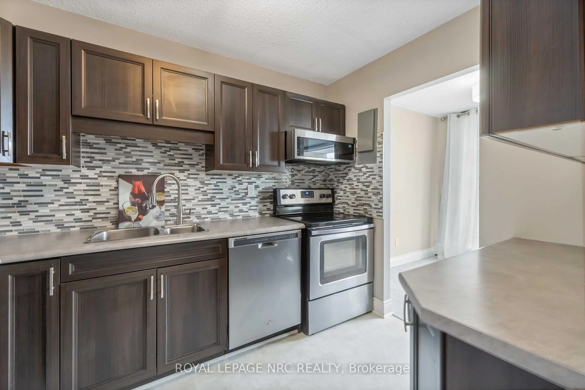 Photo 15 of Unit 805, 365 Geneva Street, St. Catharines, Fairview — HOMEH