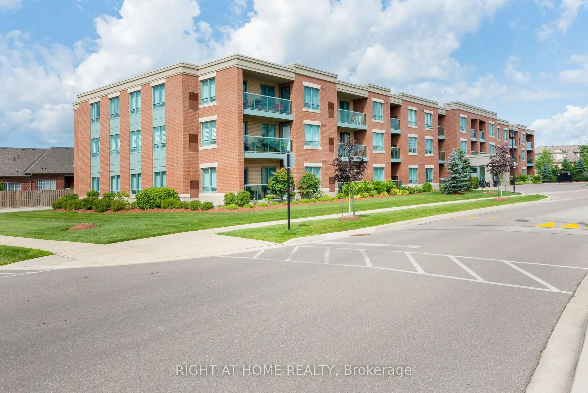 Photo 3 of Unit 317, 50 Via Rosedale, Brampton, Sandringham-Wellington — HOMEH