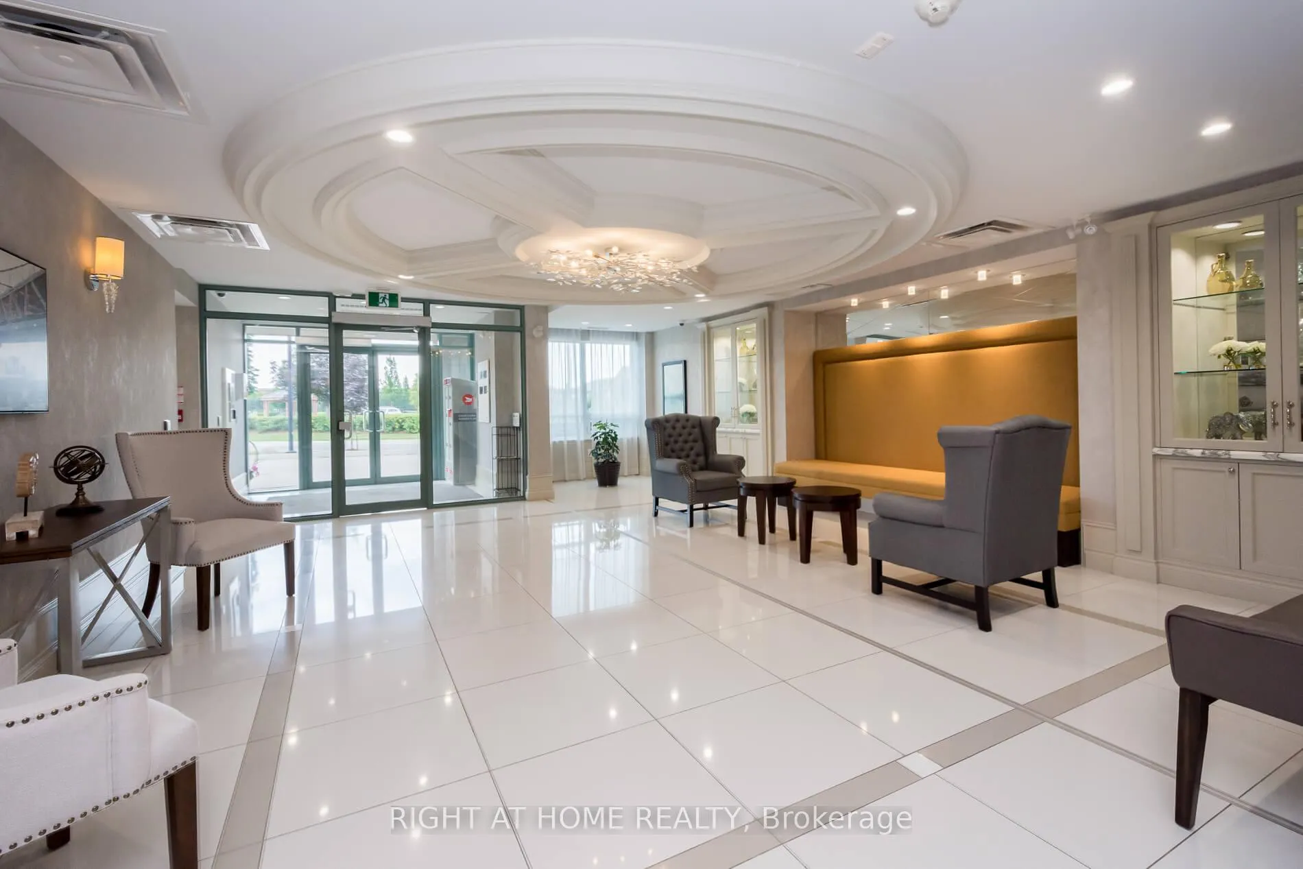 Photo 4 of Unit 317, 50 Via Rosedale, Brampton, Sandringham-Wellington — HOMEH