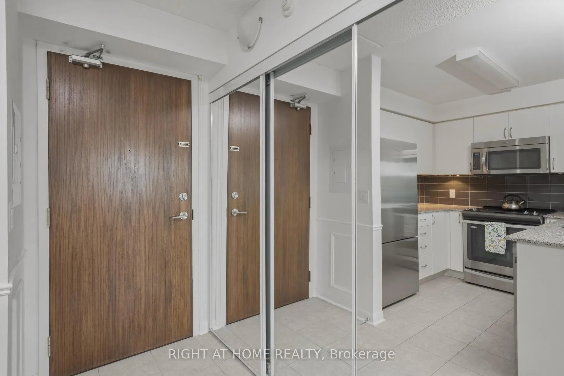 Photo 7 of Unit 317, 50 Via Rosedale, Brampton, Sandringham-Wellington — HOMEH