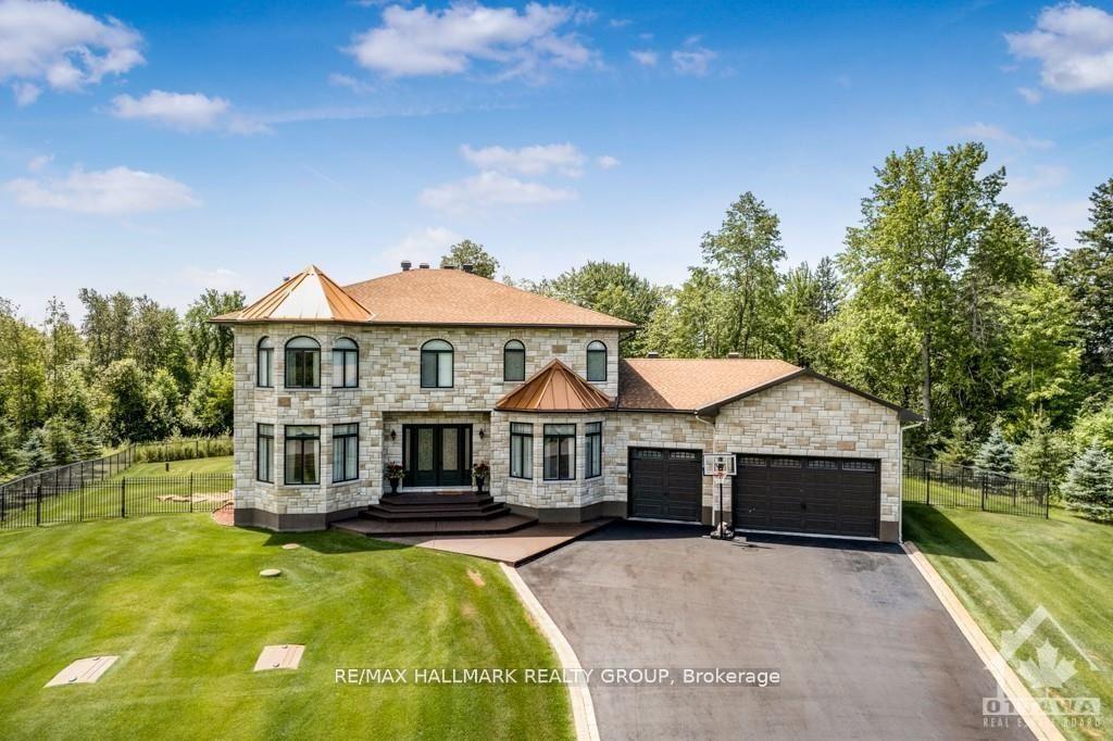 Front of 699 Ballycastle Crescent