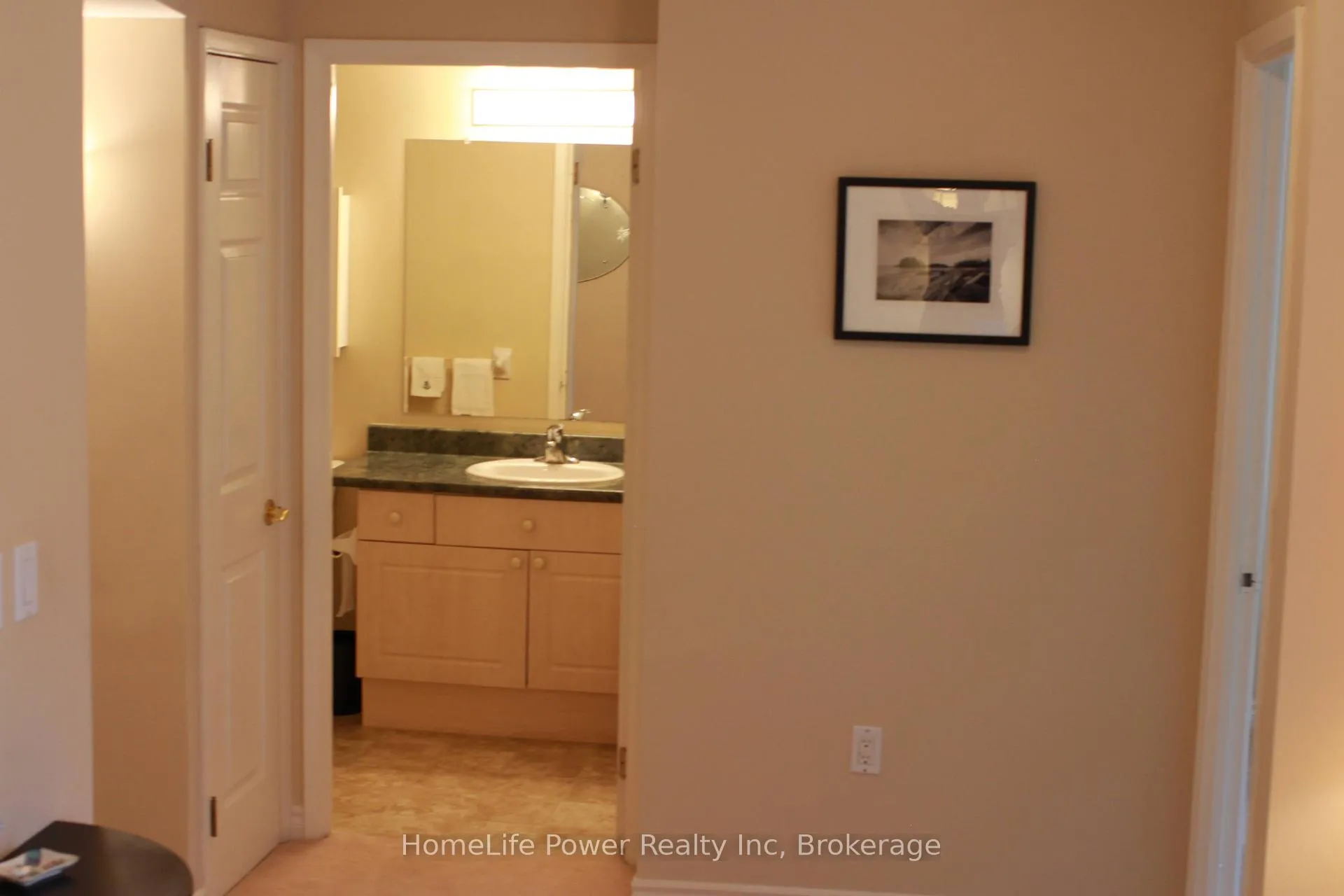 Photo 4 of Unit 208, 20 St George Street, Kitchener, Cedar Hill — HOMEH