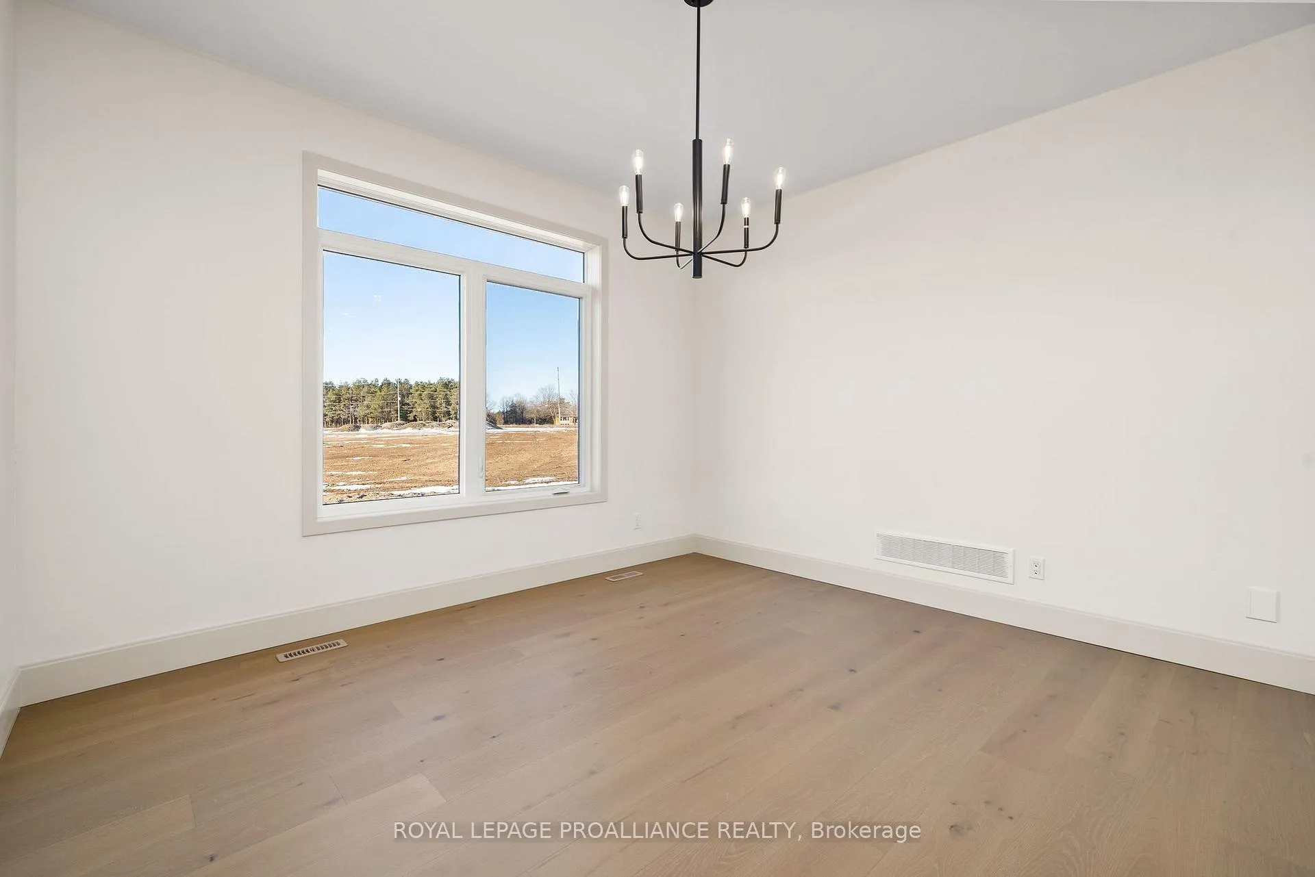 Photo 8 of 152 Sienna Avenue, Belleville, Belleville Ward — HOMEH