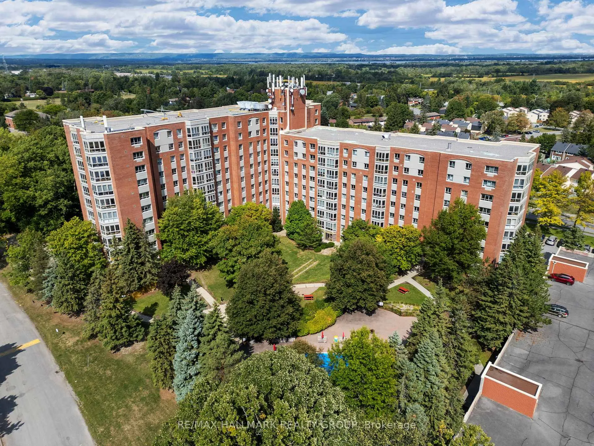 Photo 3 of Unit 105, 960 Teron Road, Ottawa, Kanata - Beaverbrook — HOMEH