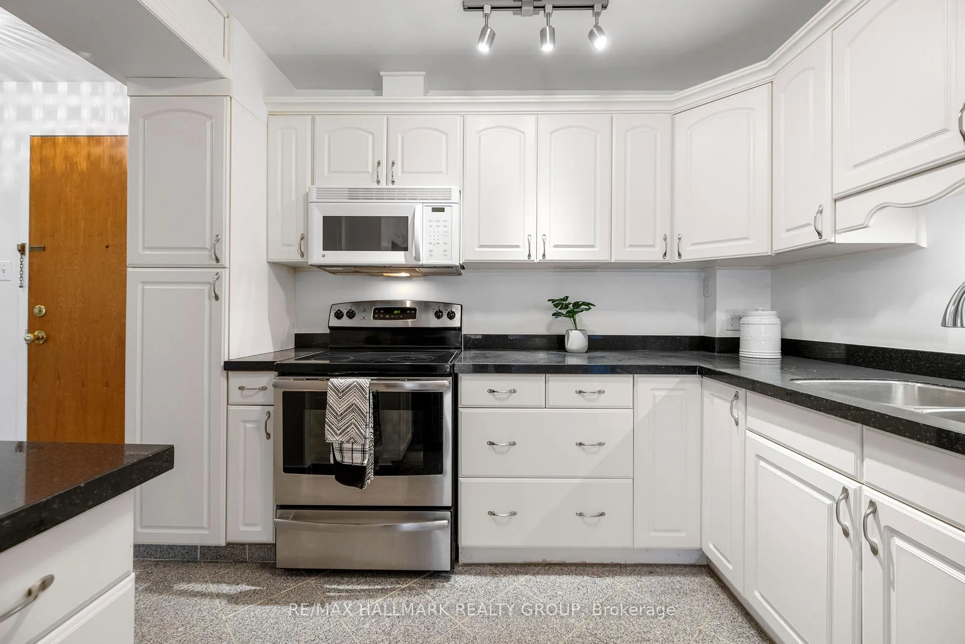 Photo 10 of Unit 105, 960 Teron Road, Ottawa, Kanata - Beaverbrook — HOMEH