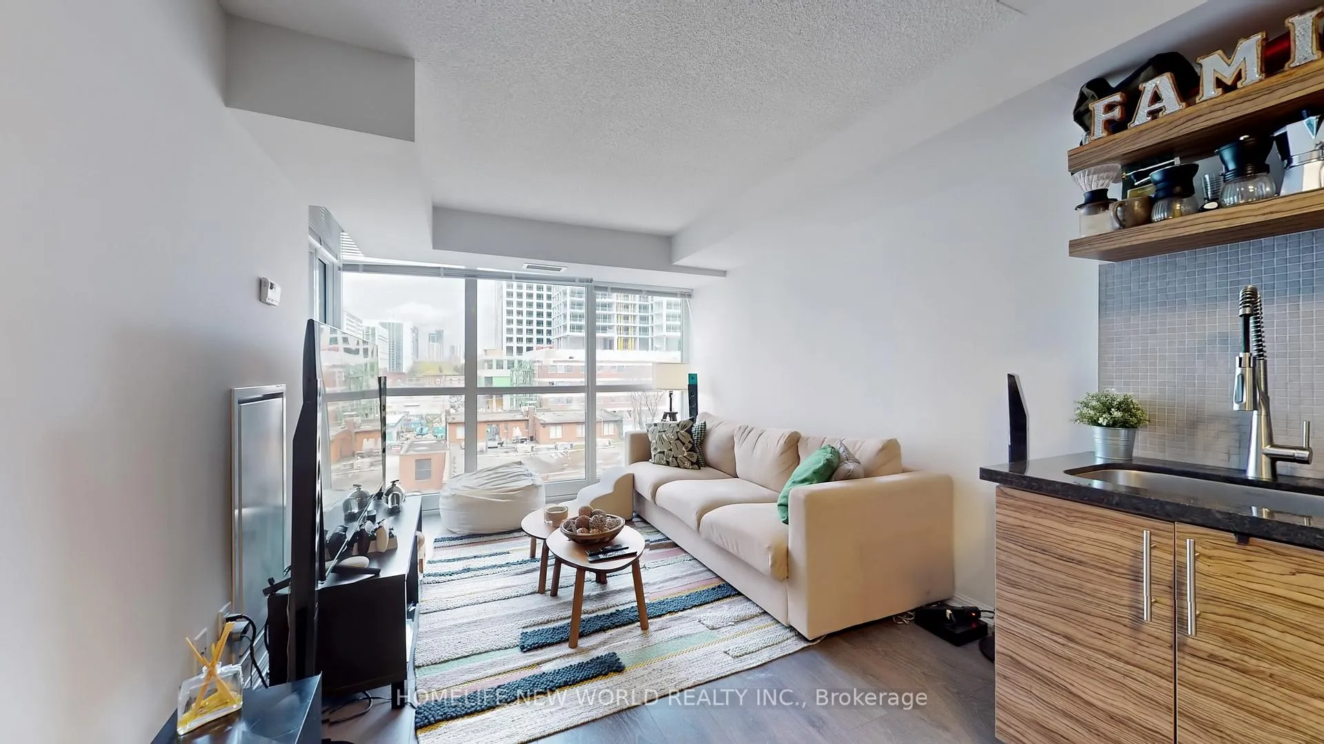 Photo 3 of Unit 717, 400 Adelaide Street E, Toronto, Moss Park — HOMEH