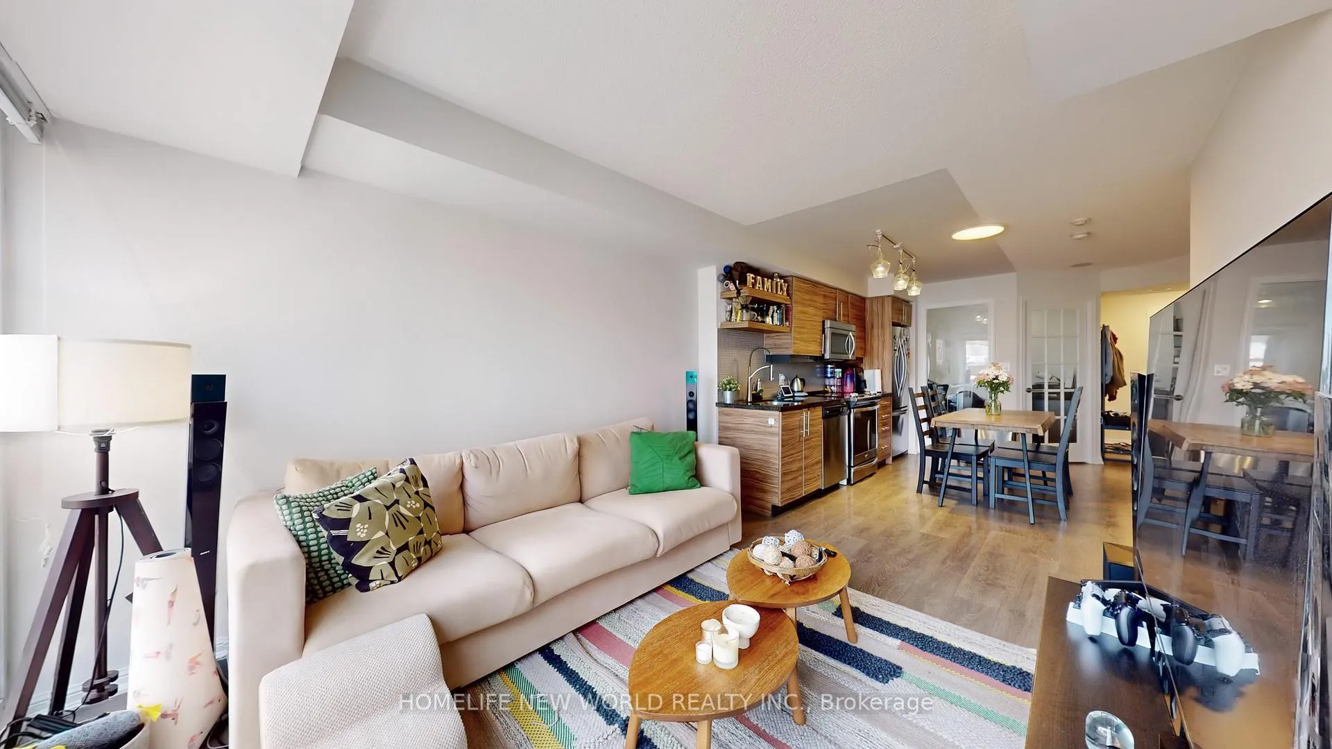 Photo 4 of Unit 717, 400 Adelaide Street E, Toronto, Moss Park — HOMEH