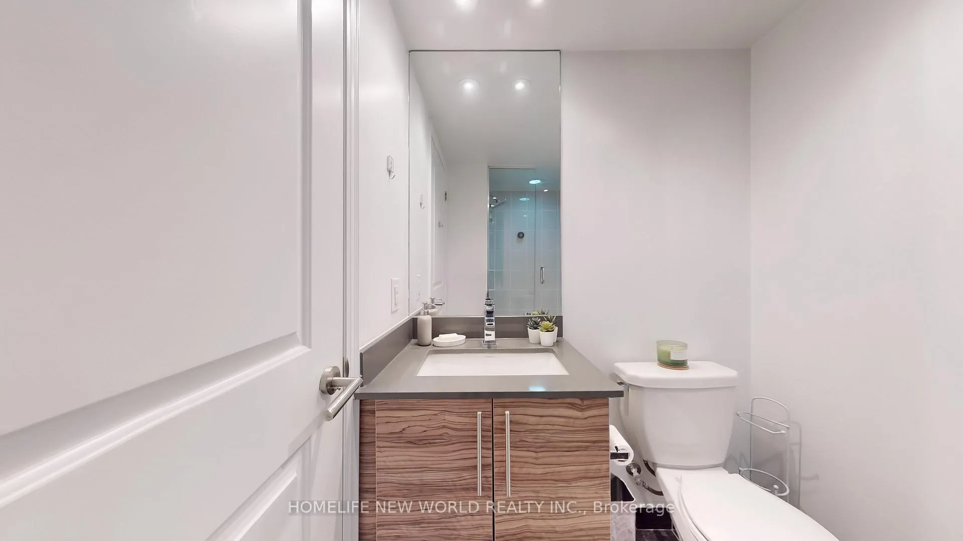 Photo 13 of Unit 717, 400 Adelaide Street E, Toronto, Moss Park — HOMEH