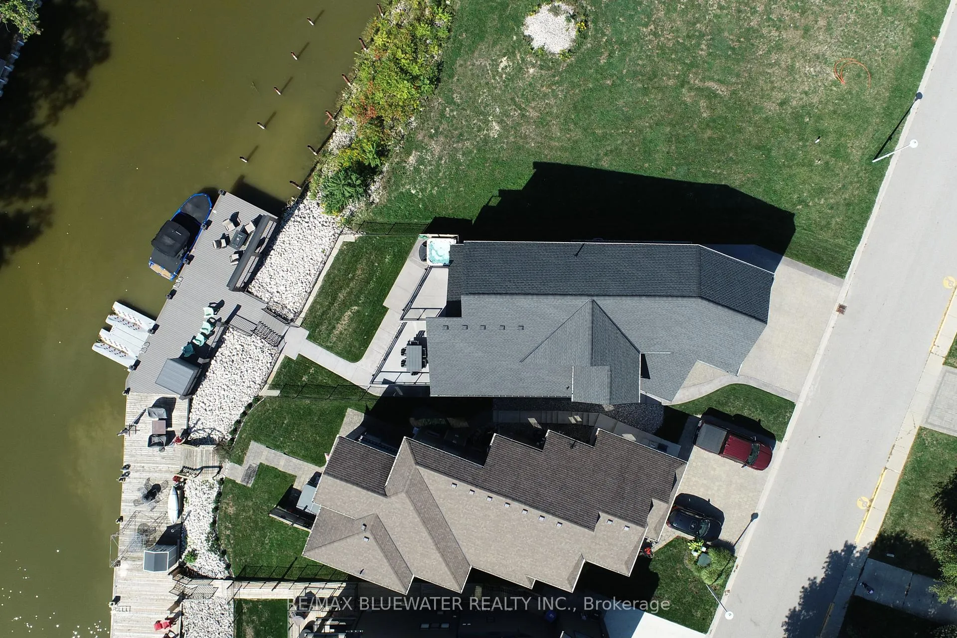 Photo 5 of 23 Sauble River Road, Lambton Shores, Grand Bend — HOMEH