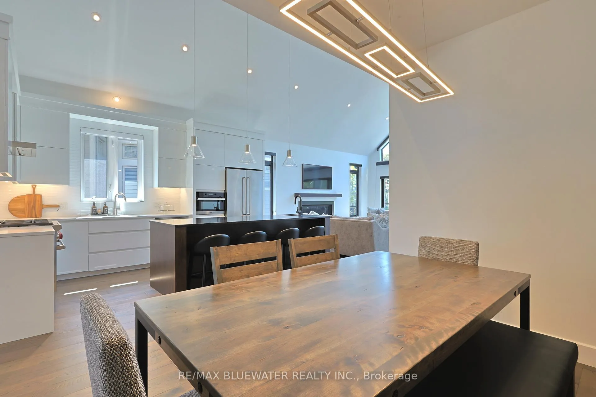 Photo 15 of 23 Sauble River Road, Lambton Shores, Grand Bend — HOMEH