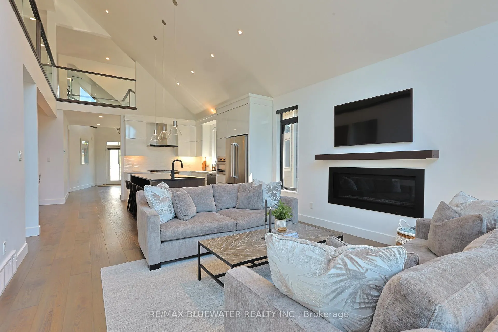 Photo 19 of 23 Sauble River Road, Lambton Shores, Grand Bend — HOMEH