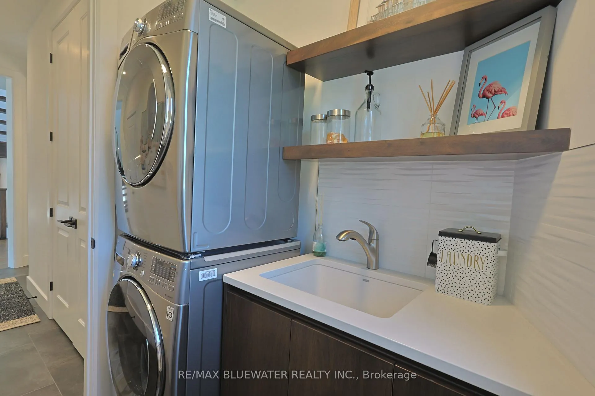 Photo 24 of 23 Sauble River Road, Lambton Shores, Grand Bend — HOMEH