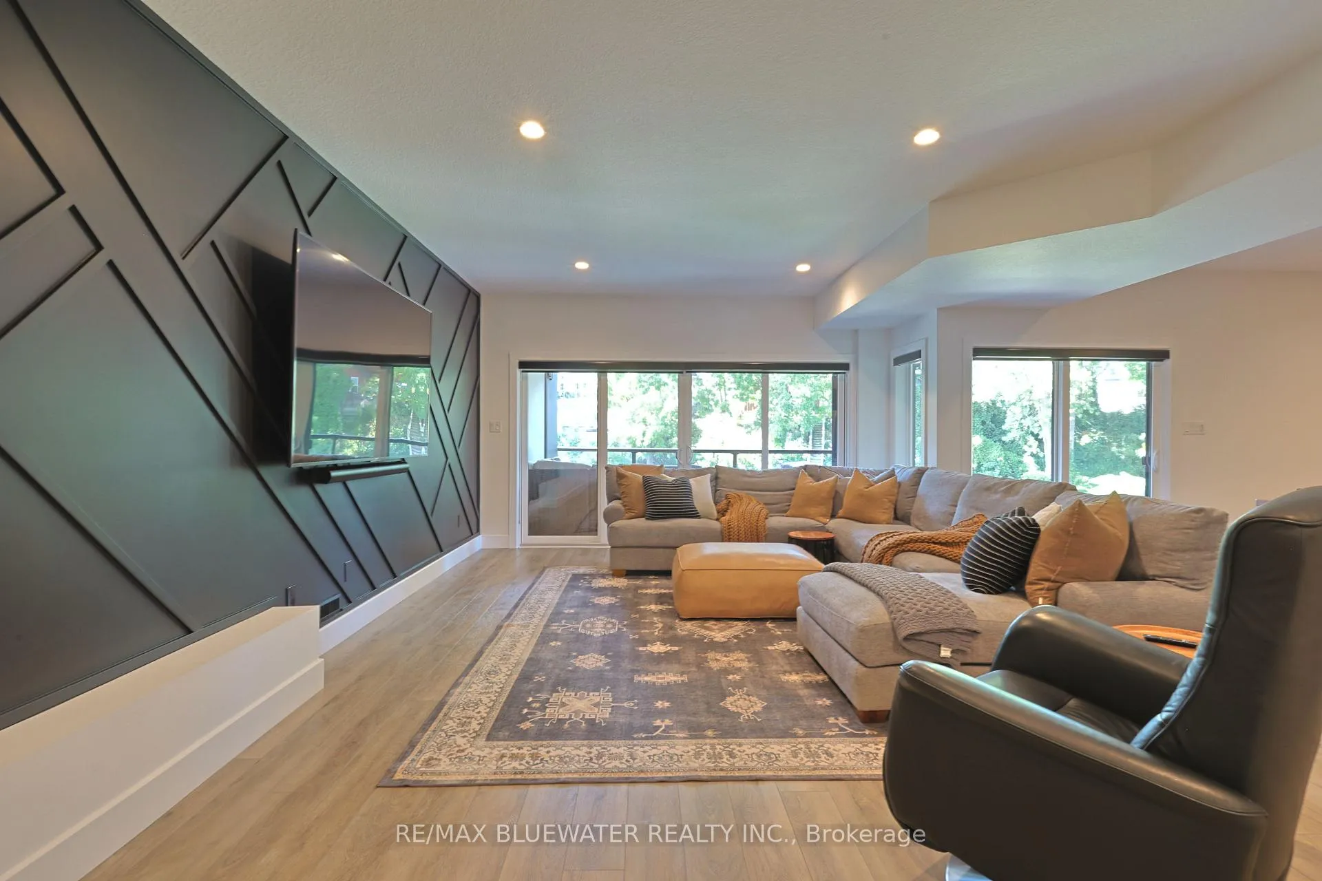 Photo 33 of 23 Sauble River Road, Lambton Shores, Grand Bend — HOMEH