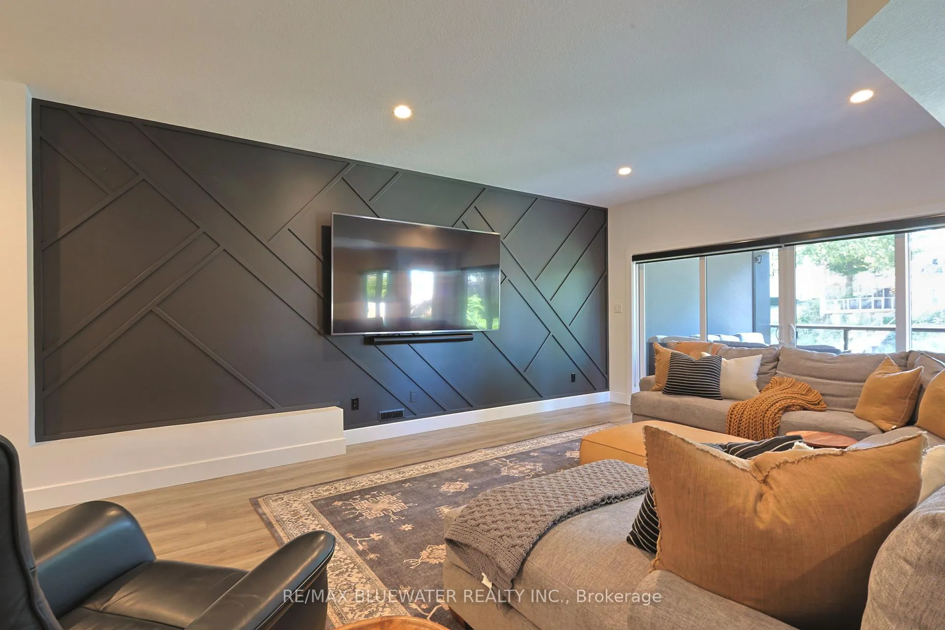 Photo 34 of 23 Sauble River Road, Lambton Shores, Grand Bend — HOMEH