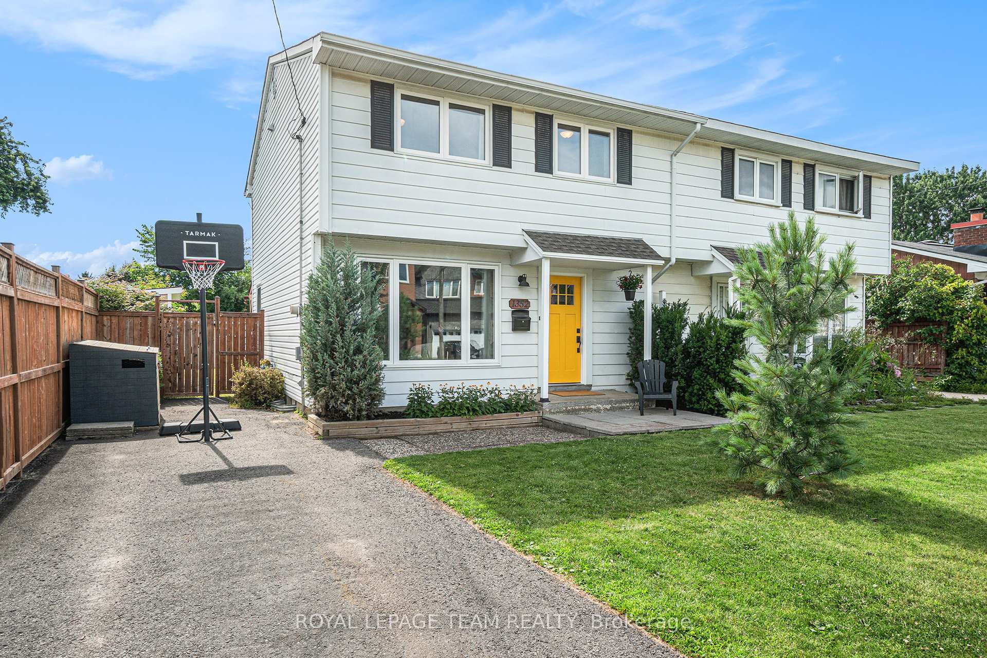 Photo 1 of 1352 Maxime Street, Ottawa, Pineview — HOMEH