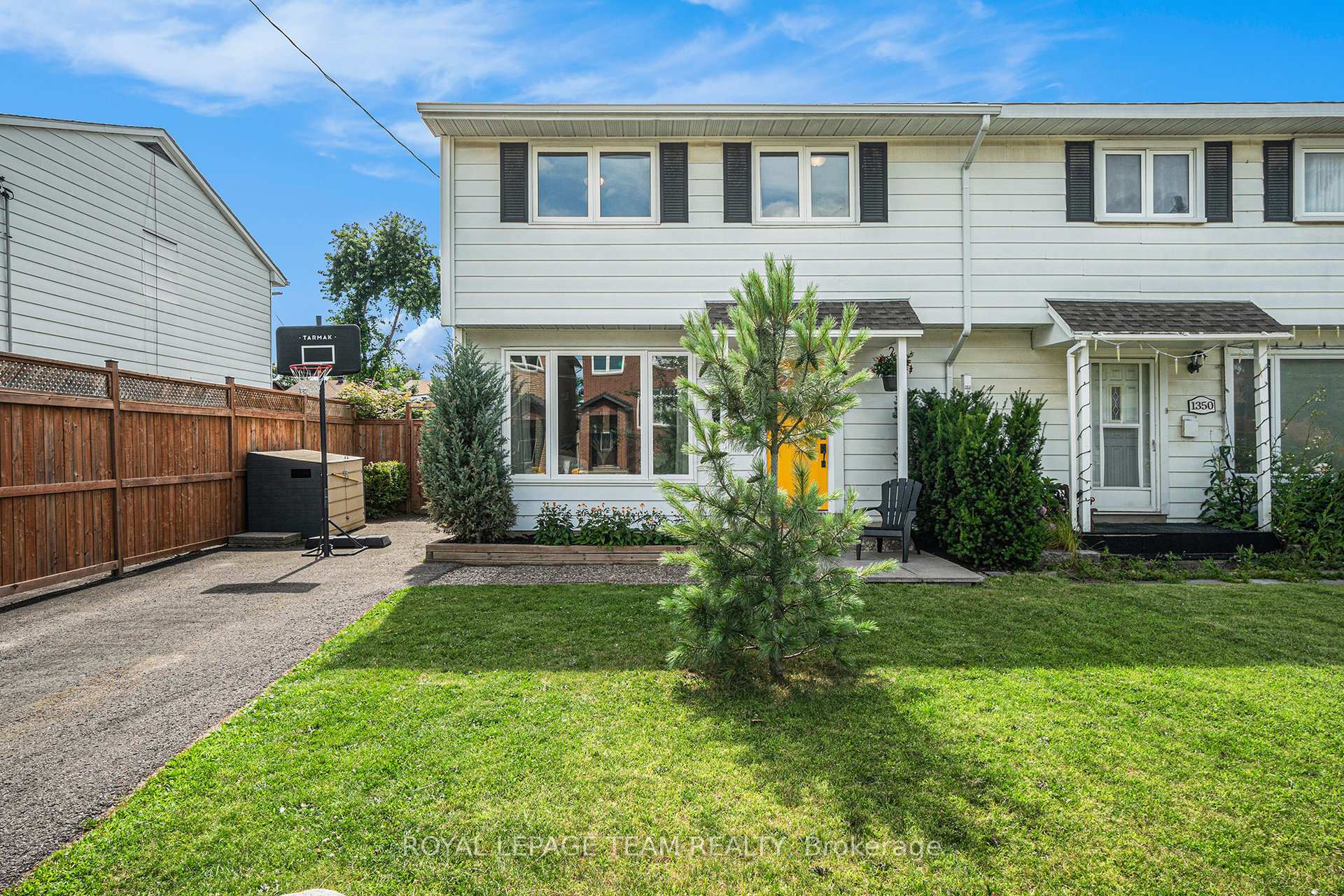 Photo 3 of 1352 Maxime Street, Ottawa, Pineview — HOMEH