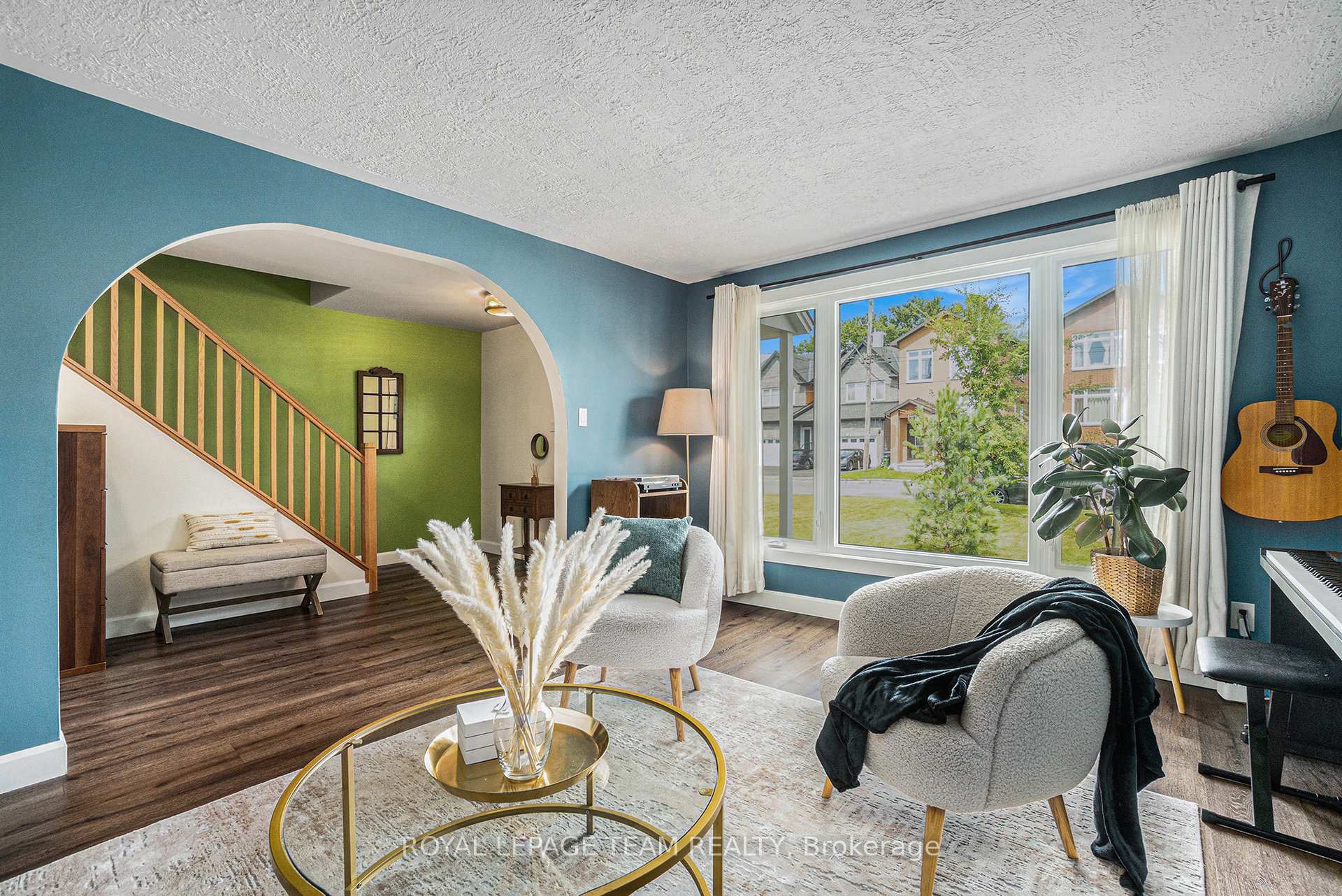 Photo 6 of 1352 Maxime Street, Ottawa, Pineview — HOMEH