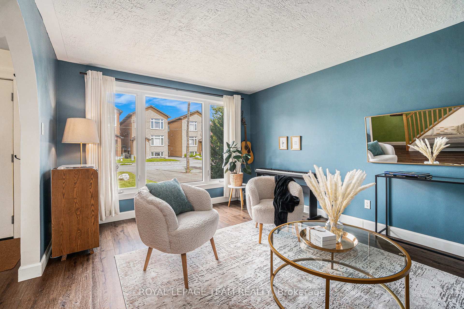 Photo 7 of 1352 Maxime Street, Ottawa, Pineview — HOMEH