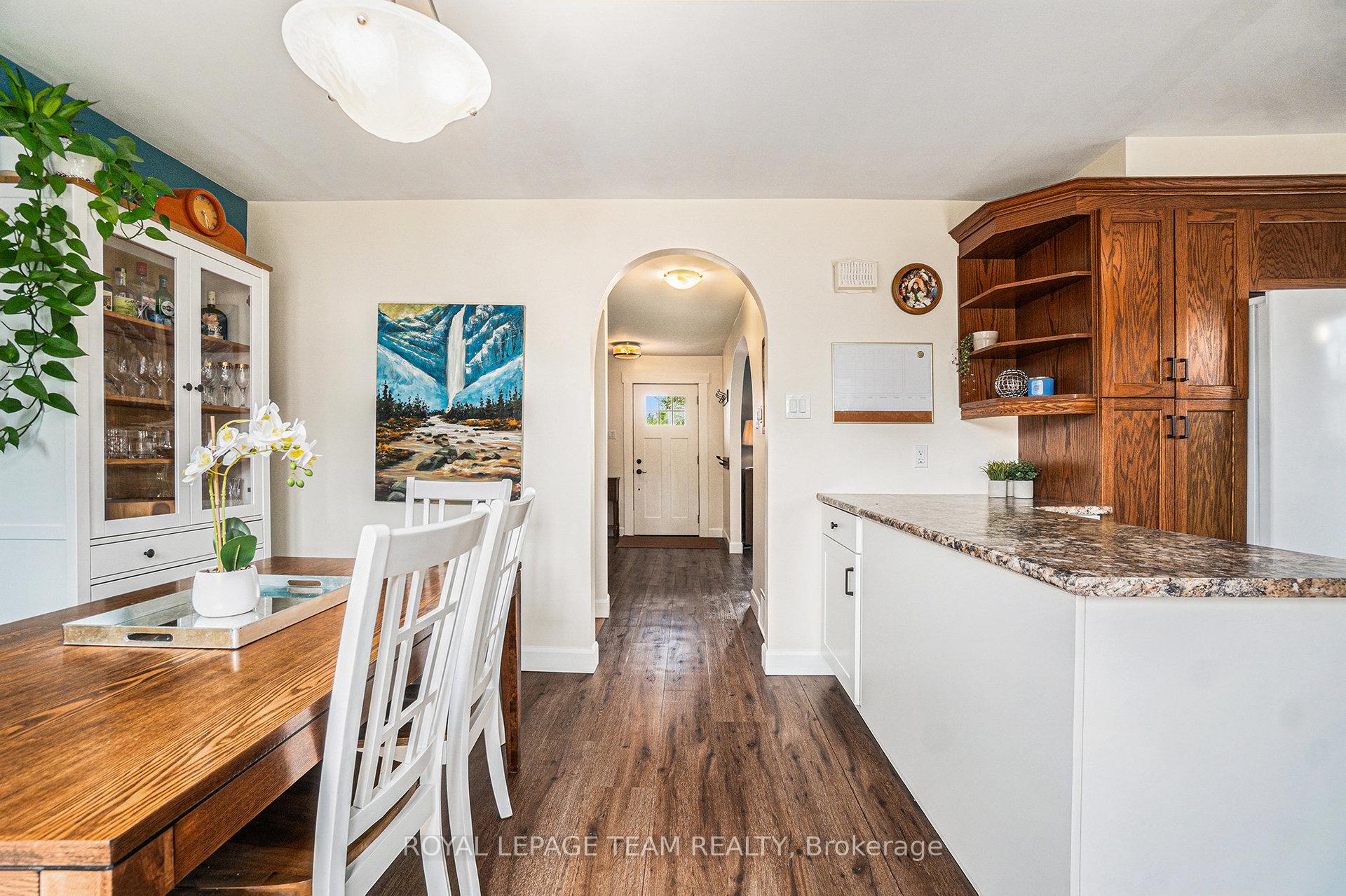 Photo 9 of 1352 Maxime Street, Ottawa, Pineview — HOMEH