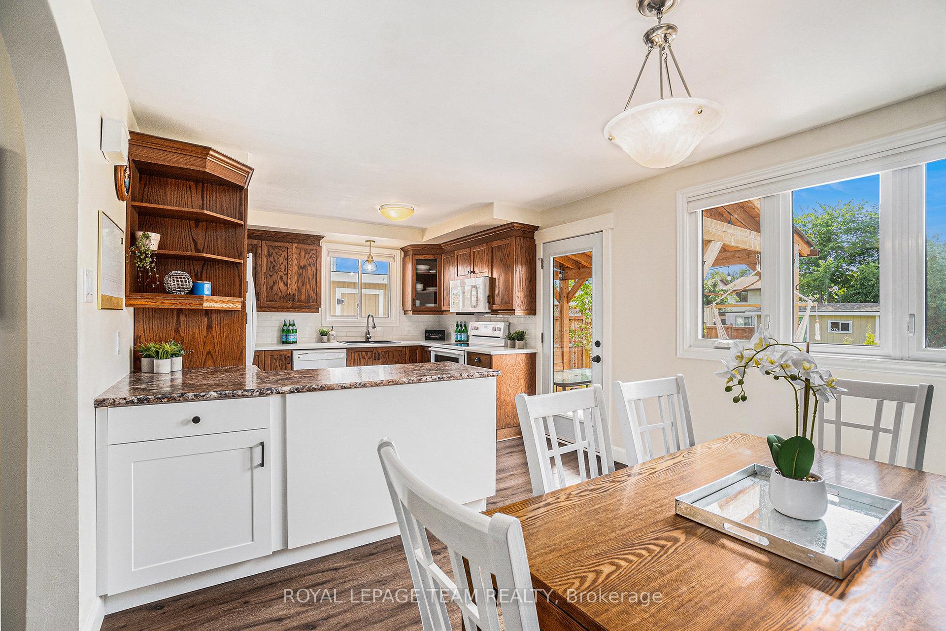 Photo 11 of 1352 Maxime Street, Ottawa, Pineview — HOMEH