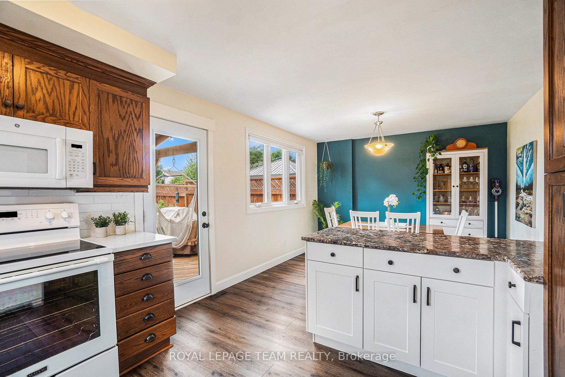 Photo 15 of 1352 Maxime Street, Ottawa, Pineview — HOMEH