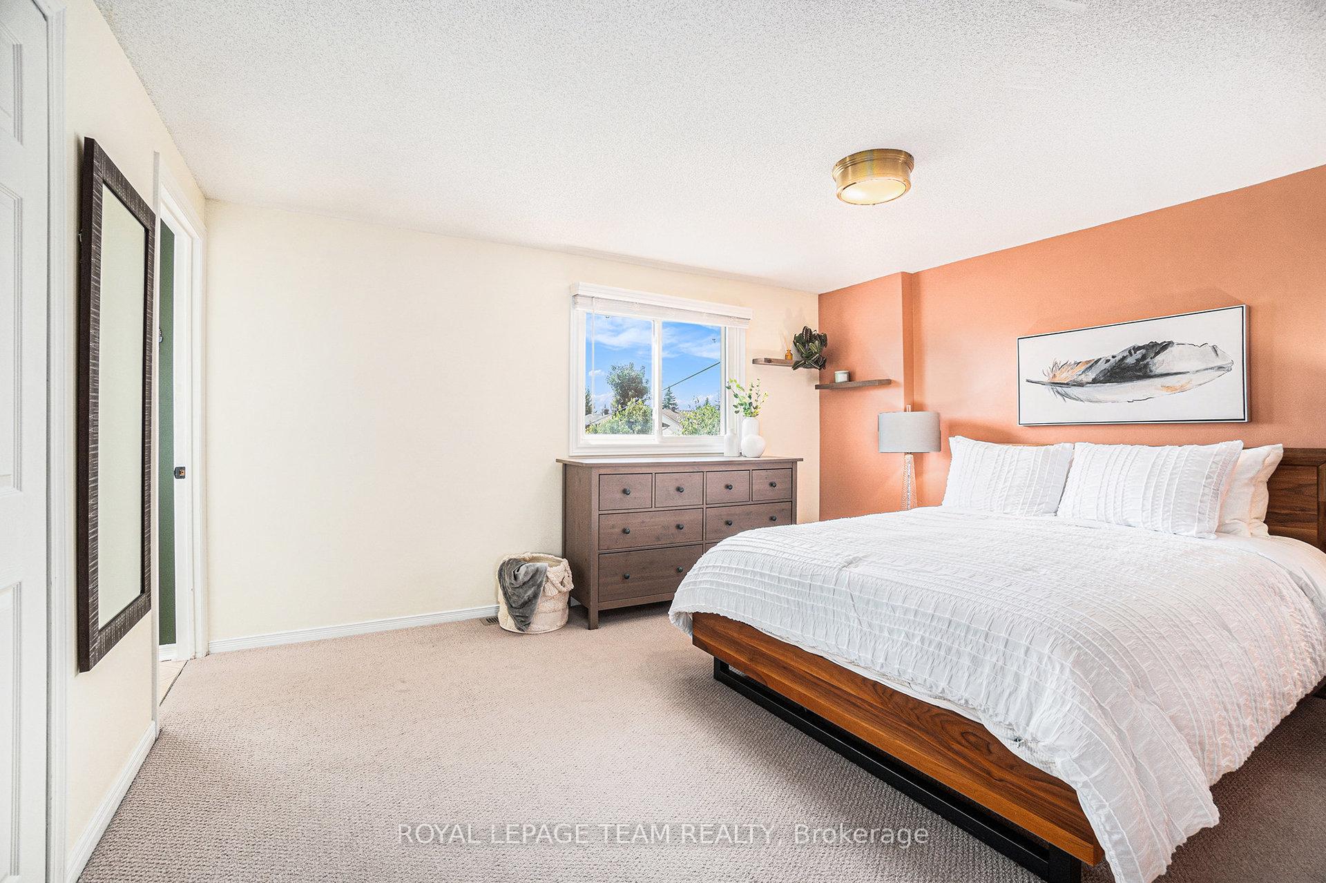 Photo 16 of 1352 Maxime Street, Ottawa, Pineview — HOMEH