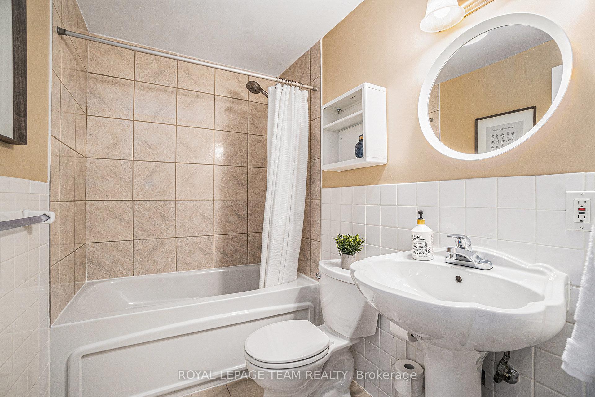 Photo 21 of 1352 Maxime Street, Ottawa, Pineview — HOMEH
