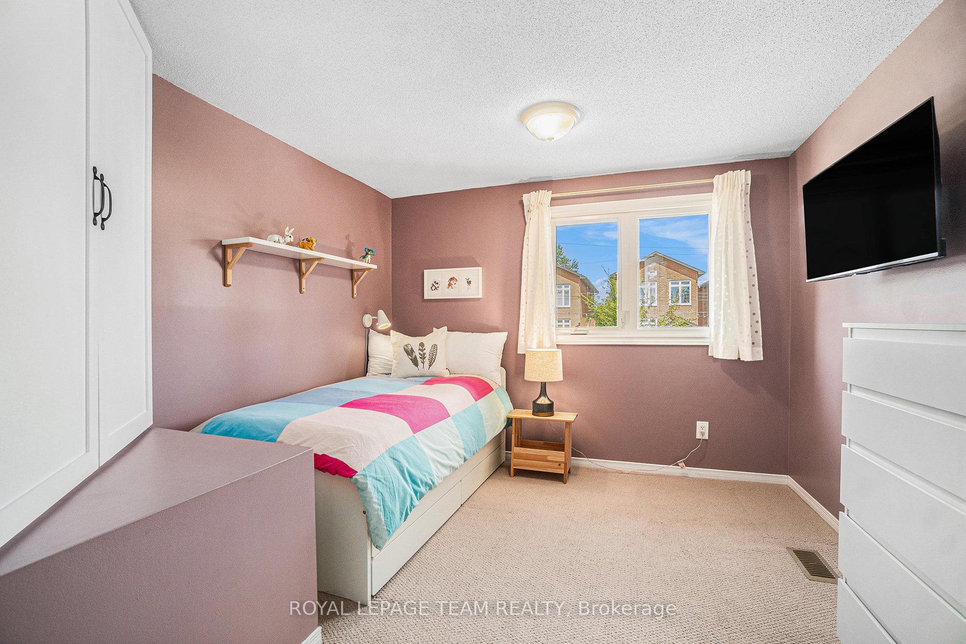 Photo 22 of 1352 Maxime Street, Ottawa, Pineview — HOMEH