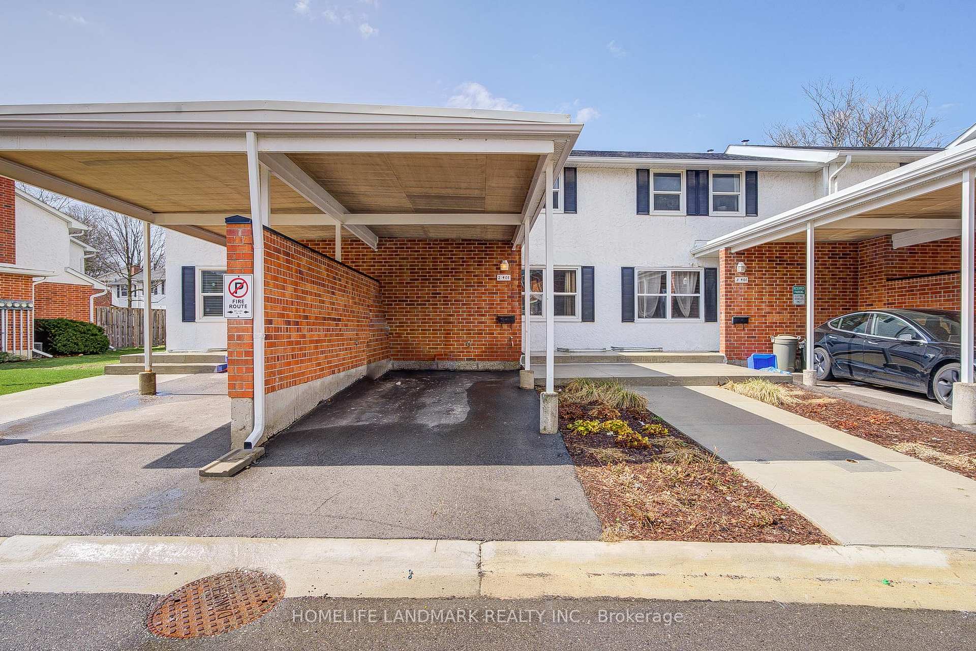 Front of Unit 2, 401 Keats Way