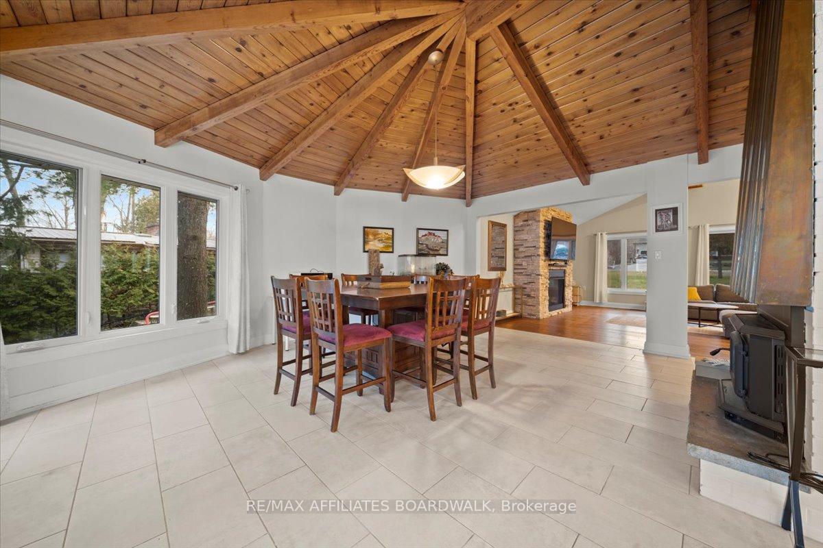 Photo 9 of 2894 Barlow Crescent, Ottawa, Dunrobin Shores — HOMEH