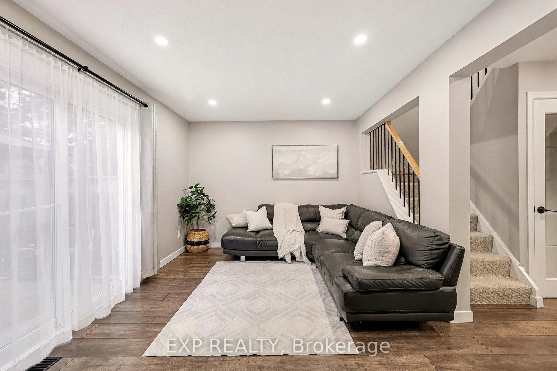 Photo 4 of 23 Mccurdy Drive, Ottawa, Kanata - Katimavik — HOMEH