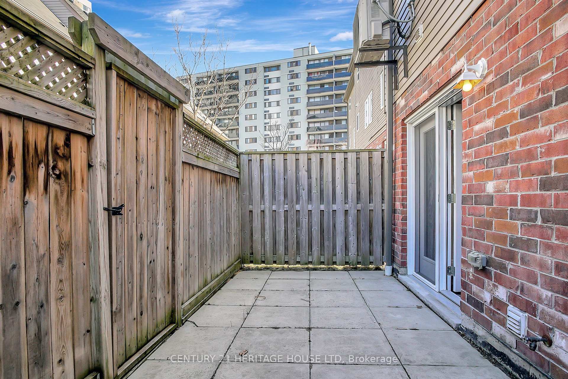 Photo 46 of Unit 11A, 55 Mooregate Crescent, Kitchener — HOMEH
