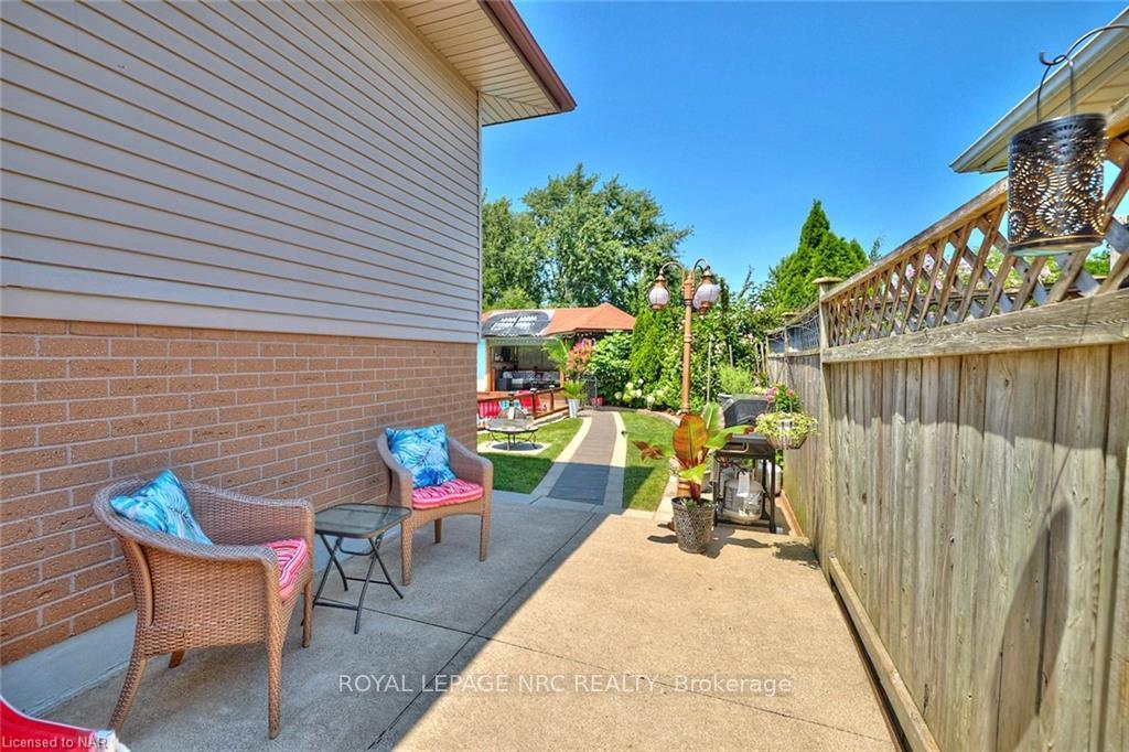 Photo 3 of 23 Andrea Drive, St. Catharines, Rykert/Vansickle — HOMEH