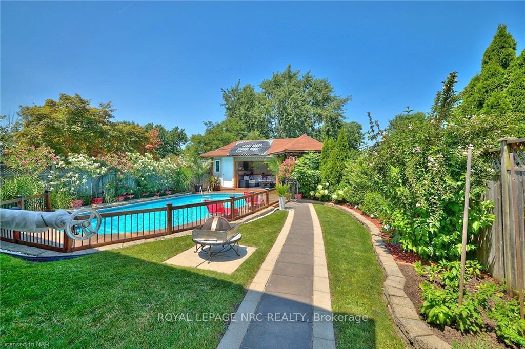 Photo 4 of 23 Andrea Drive, St. Catharines, Rykert/Vansickle — HOMEH