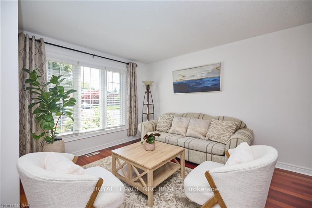 Photo 13 of 23 Andrea Drive, St. Catharines, Rykert/Vansickle — HOMEH