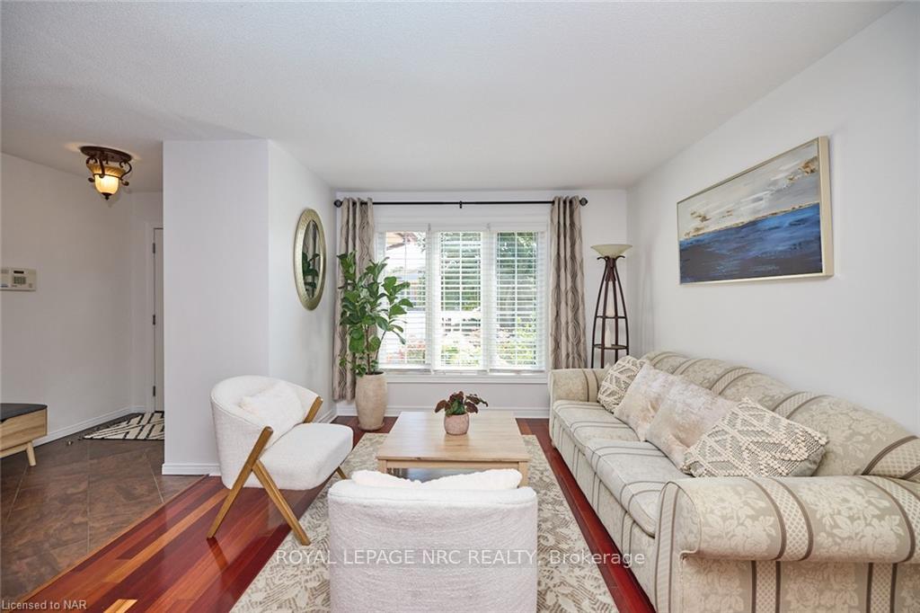 Photo 14 of 23 Andrea Drive, St. Catharines, Rykert/Vansickle — HOMEH