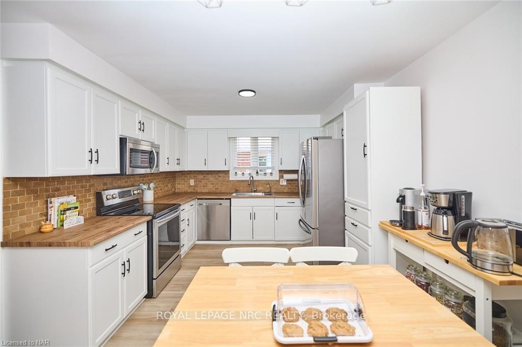 Photo 20 of 23 Andrea Drive, St. Catharines, Rykert/Vansickle — HOMEH