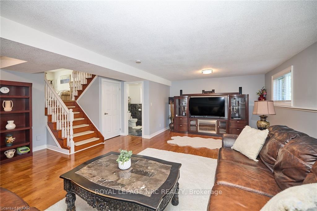 Photo 32 of 23 Andrea Drive, St. Catharines, Rykert/Vansickle — HOMEH