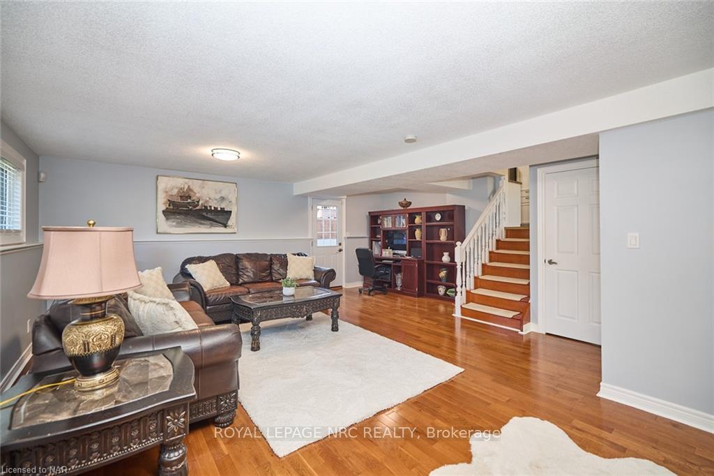 Photo 33 of 23 Andrea Drive, St. Catharines, Rykert/Vansickle — HOMEH