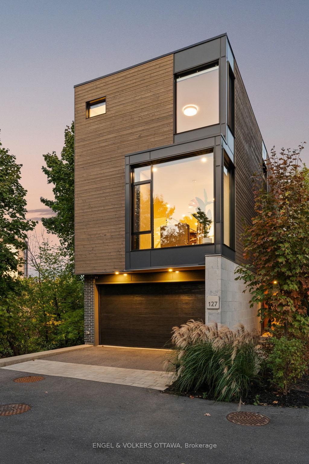 Front of 127 Peridot Private