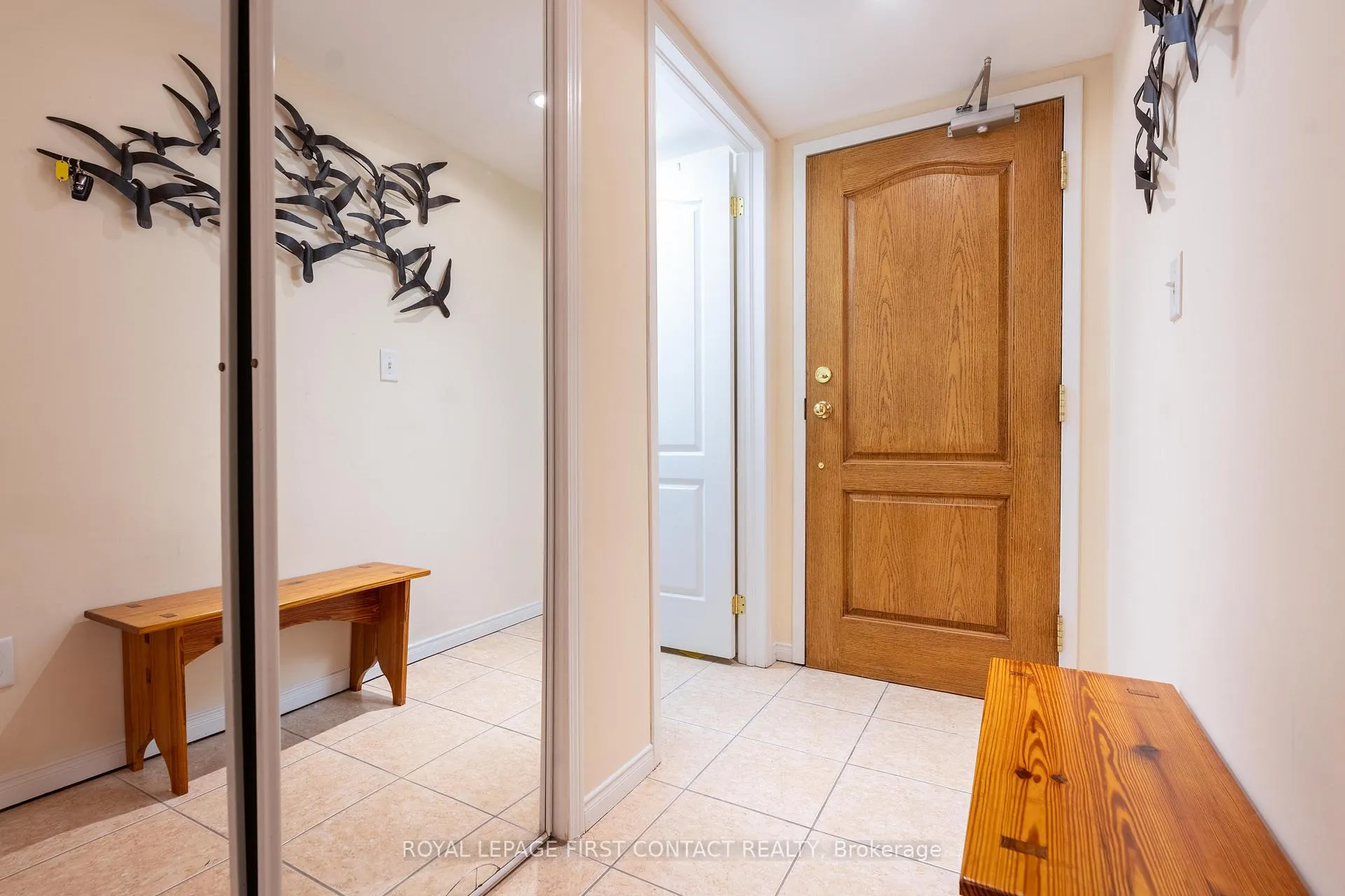 Photo 2 of Unit 104, 117 Edgehill Drive, Barrie, Edgehill Drive — HOMEH