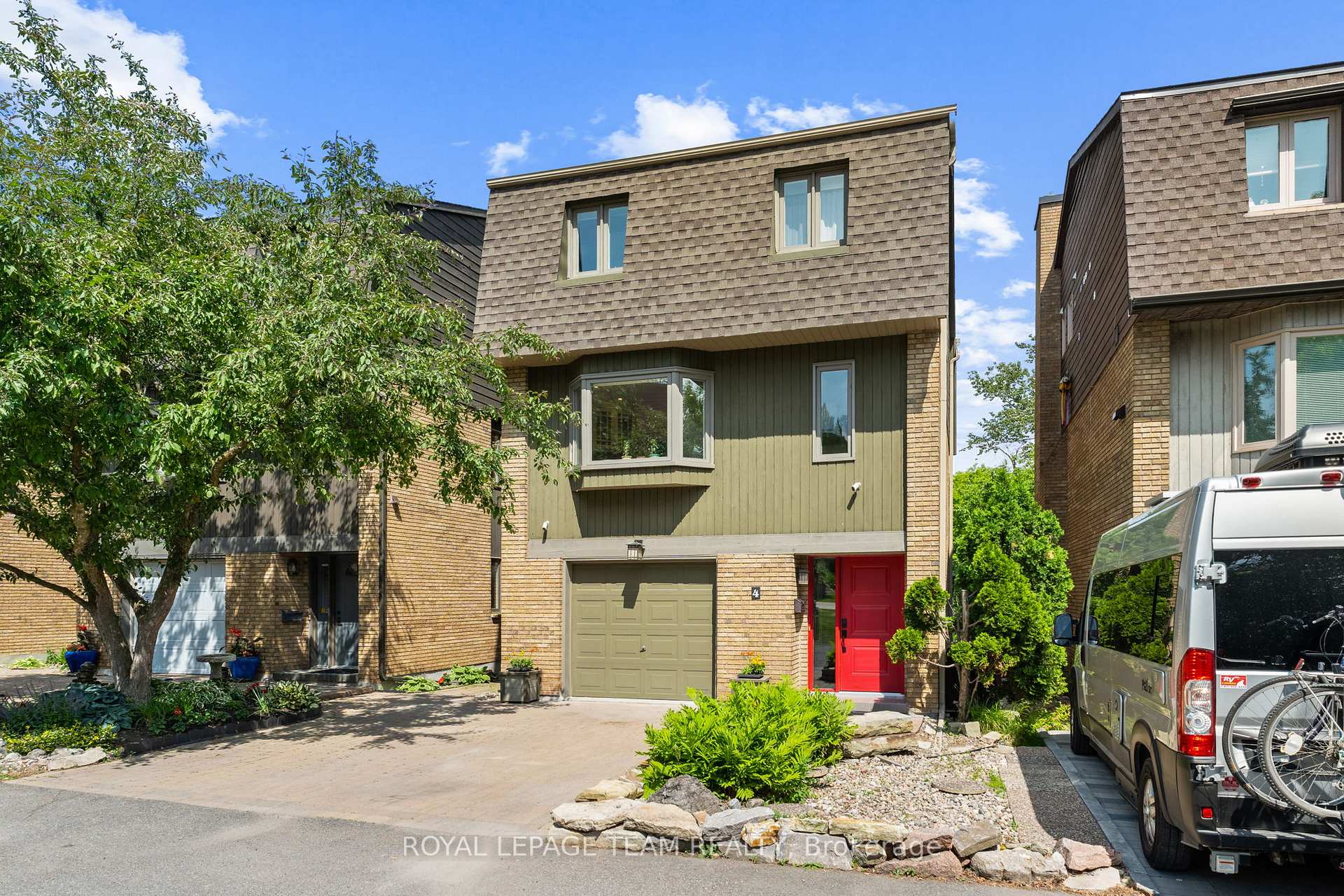 Front of Unit 4, 1011 Prince Of Wales Drive