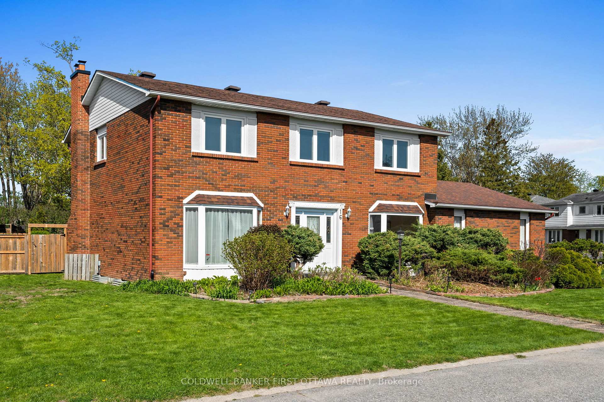Photo 2 of 16 Denewood Crescent, Ottawa, Pineglen/Country Place — HOMEH