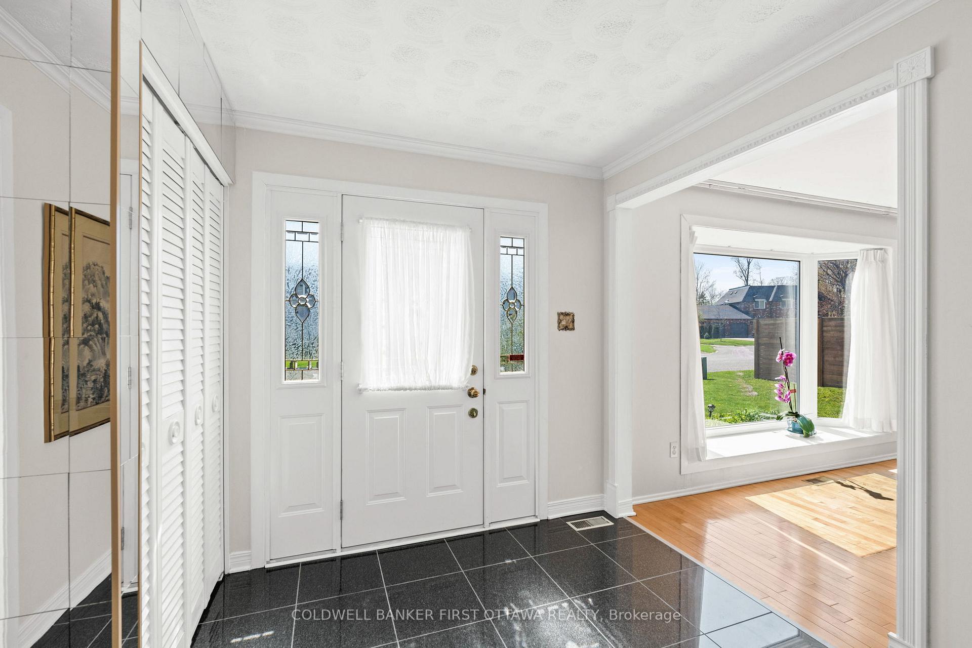 Photo 3 of 16 Denewood Crescent, Ottawa, Pineglen/Country Place — HOMEH