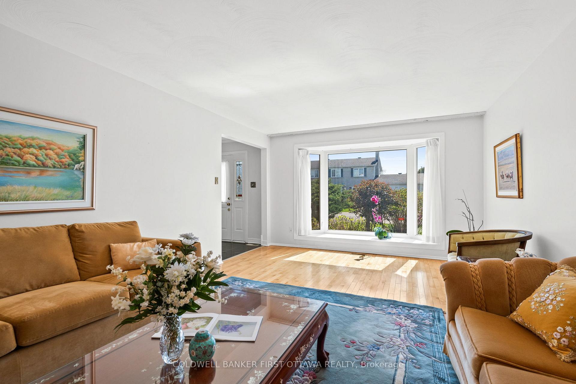Photo 8 of 16 Denewood Crescent, Ottawa, Pineglen/Country Place — HOMEH