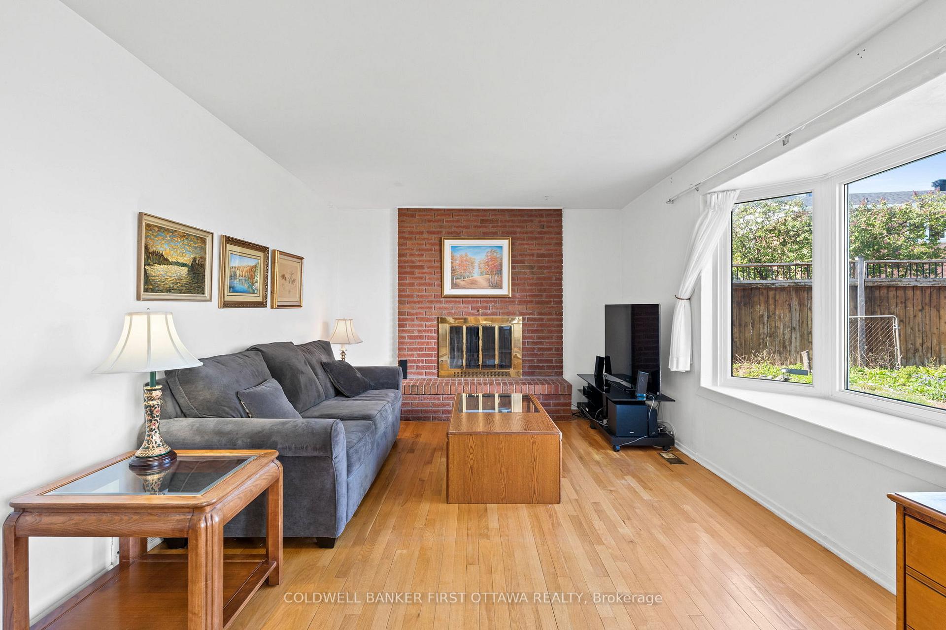 Photo 13 of 16 Denewood Crescent, Ottawa, Pineglen/Country Place — HOMEH