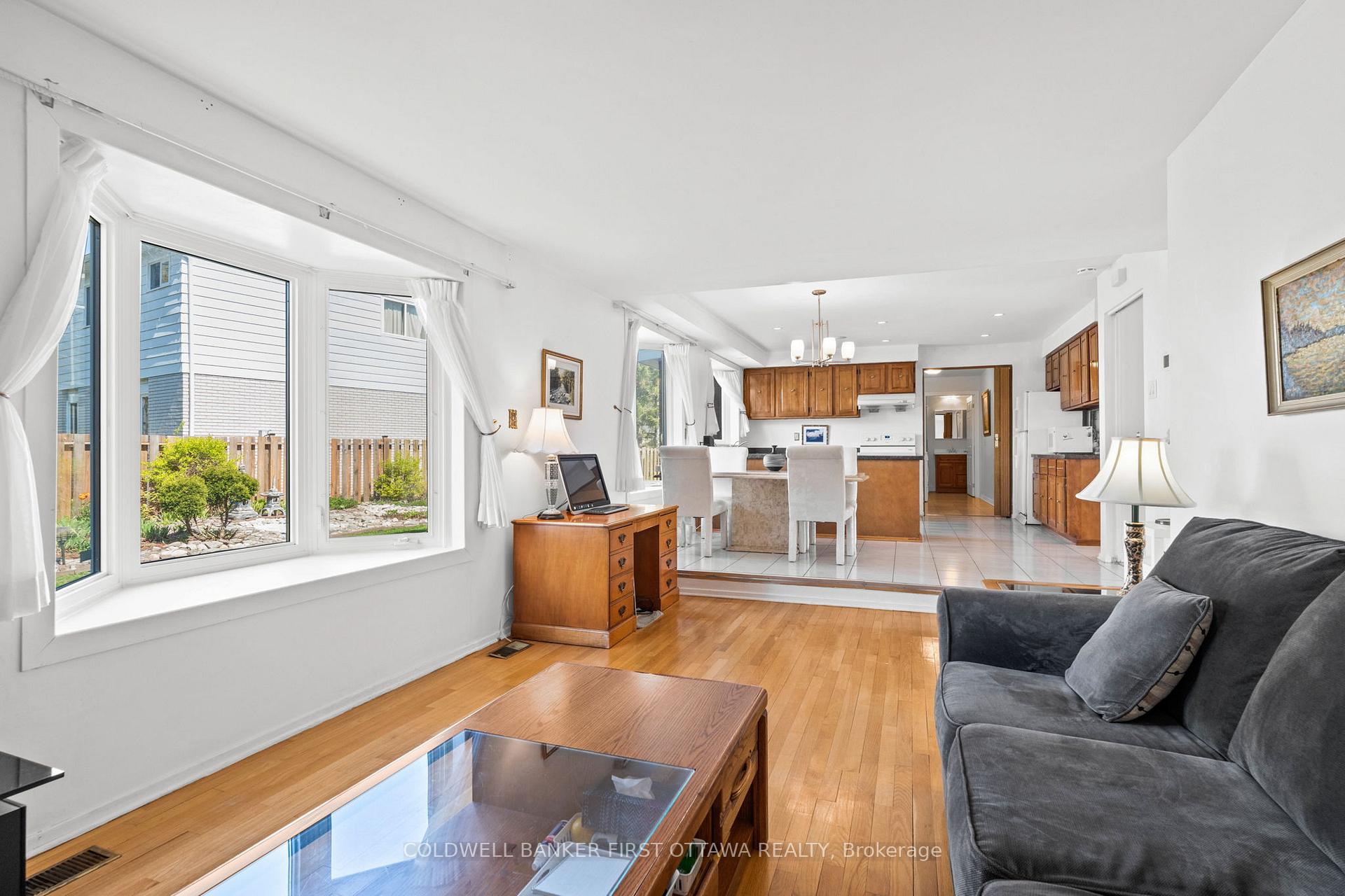 Photo 14 of 16 Denewood Crescent, Ottawa, Pineglen/Country Place — HOMEH