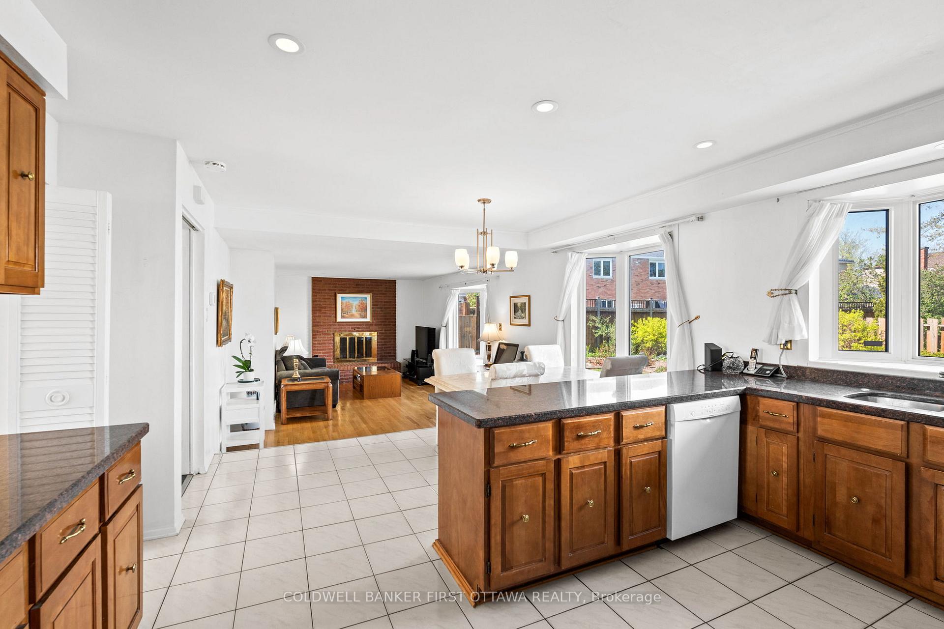 Photo 17 of 16 Denewood Crescent, Ottawa, Pineglen/Country Place — HOMEH