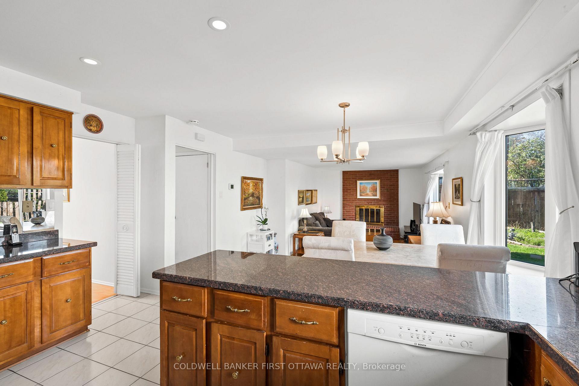 Photo 18 of 16 Denewood Crescent, Ottawa, Pineglen/Country Place — HOMEH